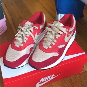 Nike AirMax 1  red curry sz 8.5 worn with box 📦
